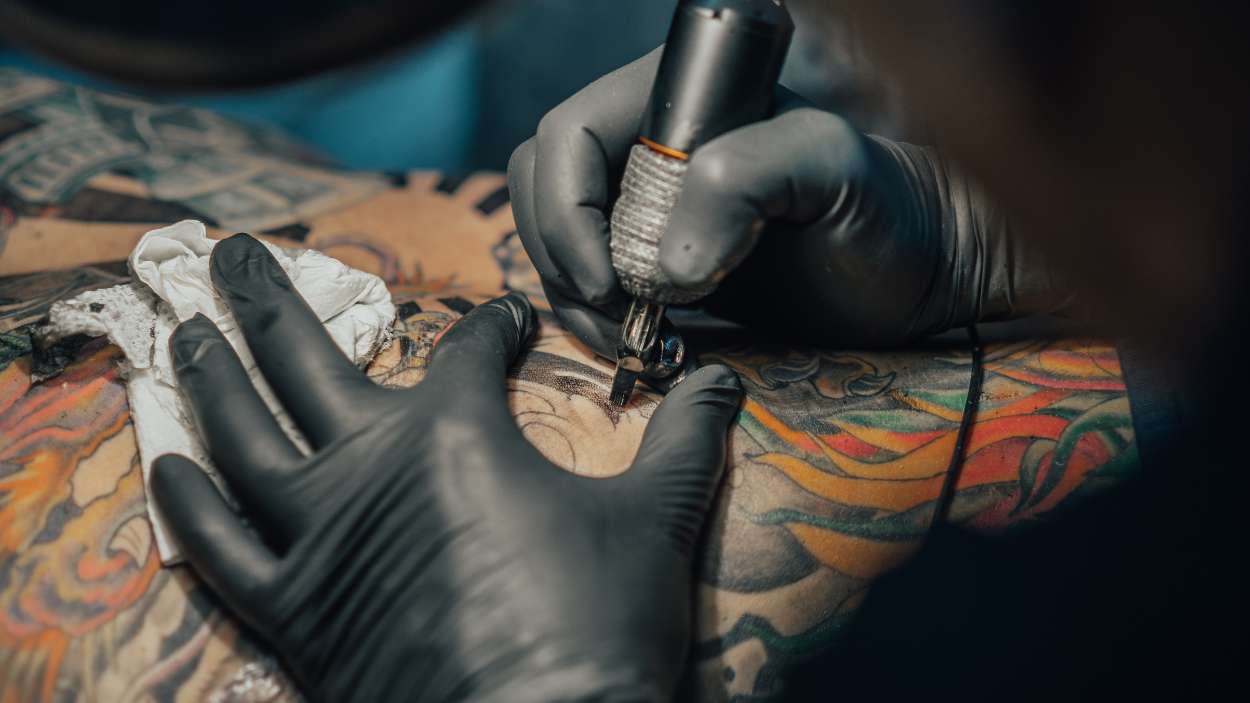 100 frases para tatuajes muy inspiradoras y originales según tu estilo y personalidad
