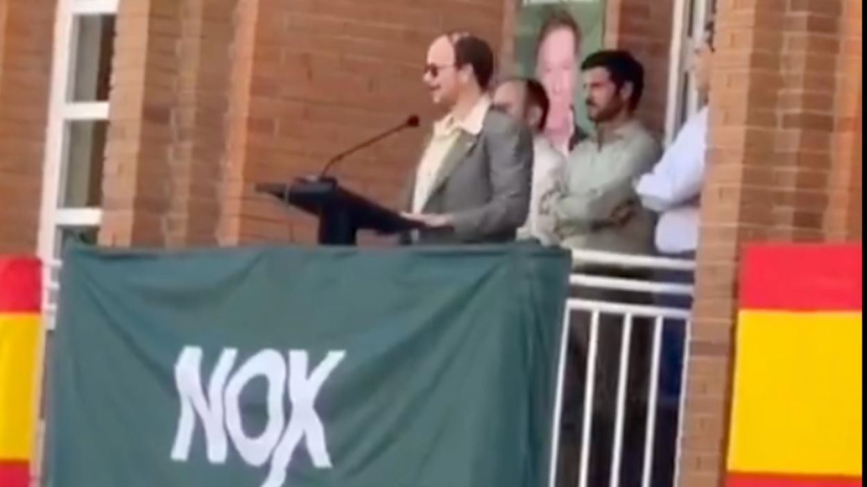 Santiago Segura durante el rodaje de Torrente 6, donde hace una parodia de Vox y Santiago Abascal. 