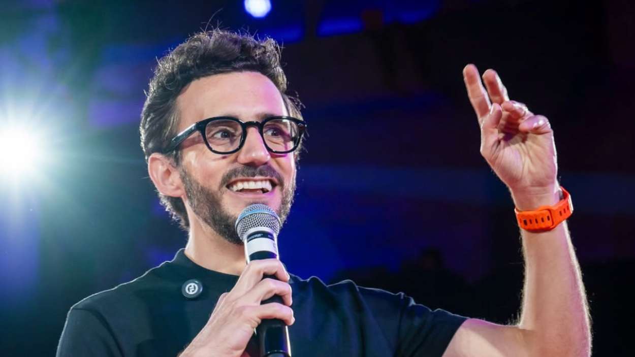 Juan Lombano, ex trabajador de Google y experto en IA te explica cómo puedes evitar quedarte sin trabajo por la IA