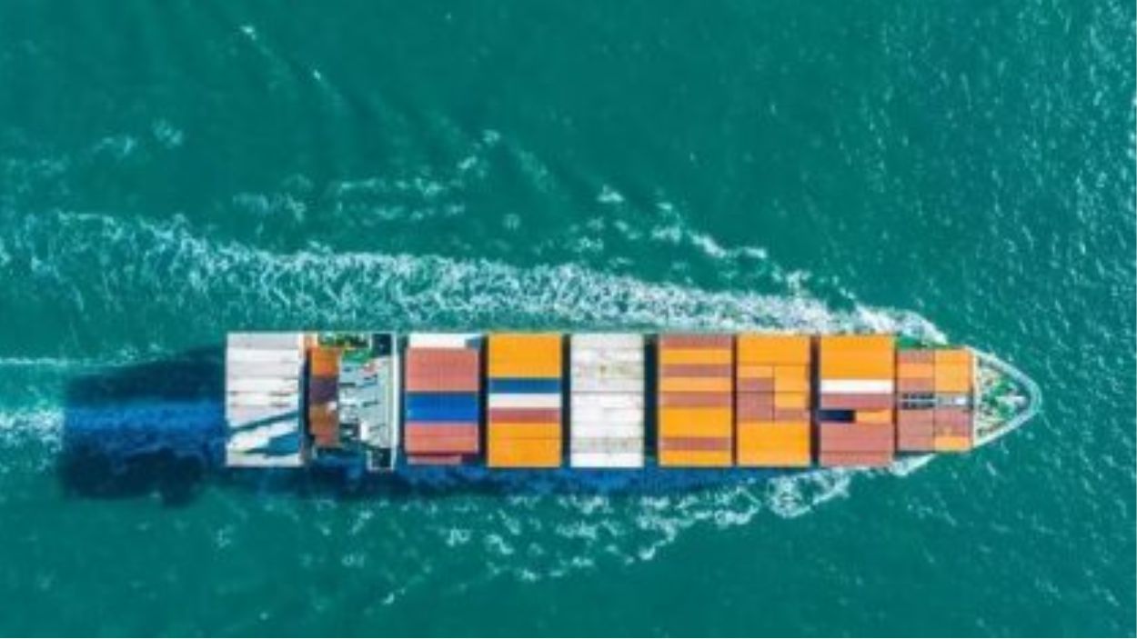 China comienza la construcción del primer portacontenedores inteligente de control remoto totalmente eléctrico.