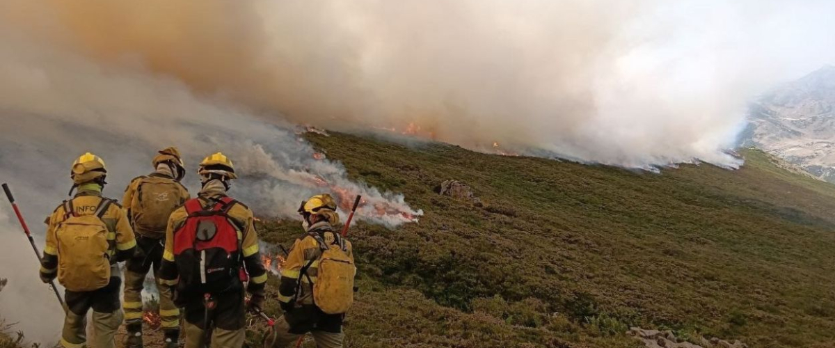 Un bombero fallecido en León aumenta a cuatro el balance de muertos por los incendios