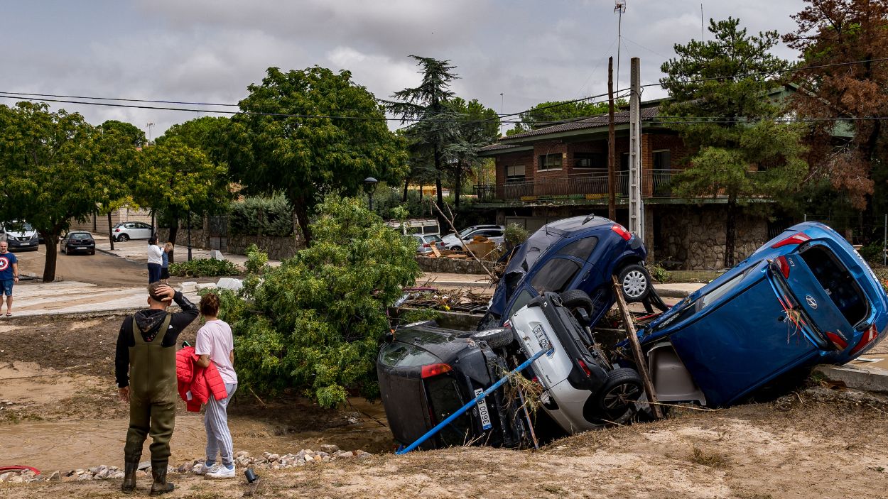 Imagen de archivo con varios coches siniestrados a consecuencia de una inundación en El Álamo (Madrid). (EP)