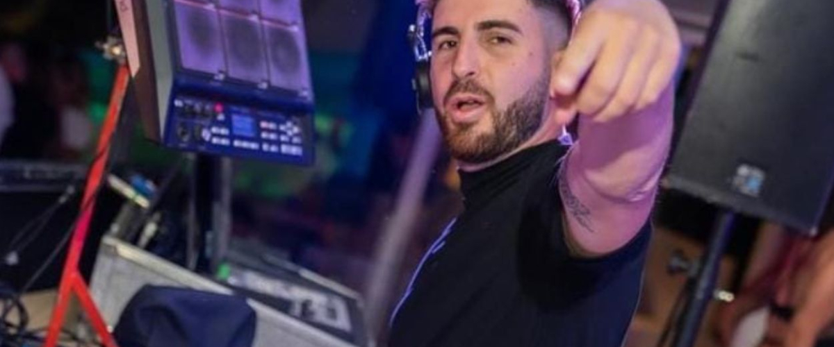 El DJ que gritó "¡Viva Franco!" en una actuación pide perdón con un polémico comunicado