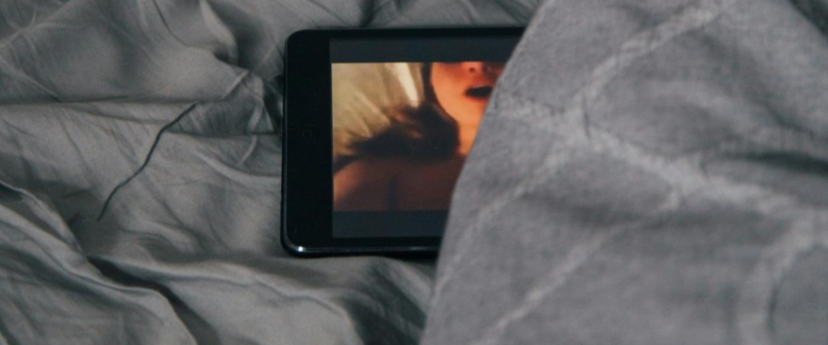 España ultima la verificación de edad que ya revoluciona el acceso a la pornografía en Reino Unido