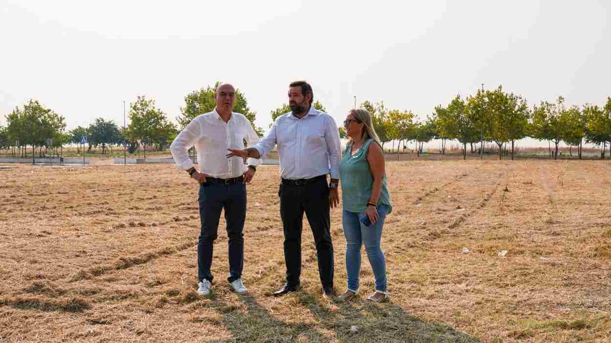 Paco Núñez, en el centro de la imagen, junto al ideólogo de los recortes educativos de Cospedal y alcalde de Seseña, José Jaime Alonso. PP.