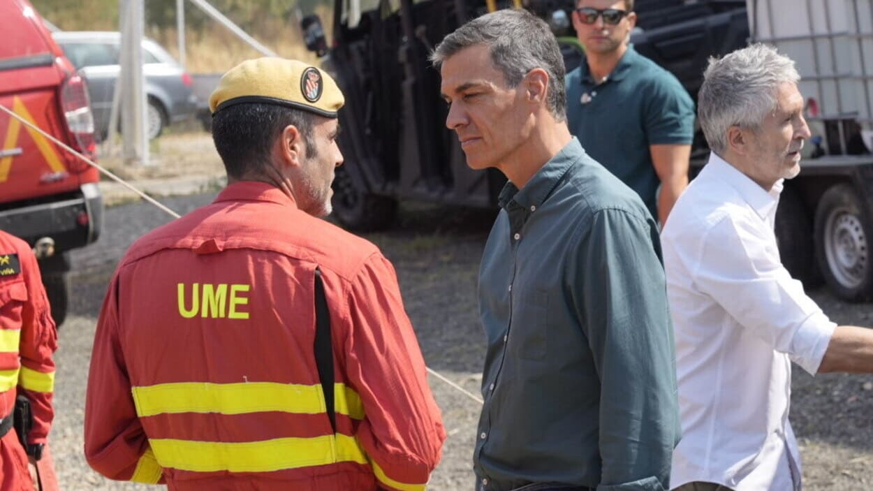 El presidente del Gobierno, Pedro Sánchez, visita el Puesto de Mando Avanzado de Jarillas (Cáceres). EP.
