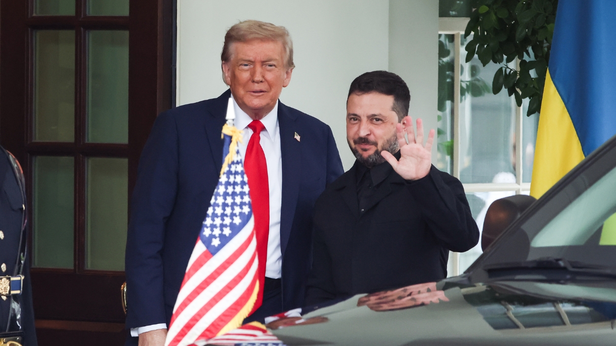 Trump y Zelenski en las puertas de la Casa Blanca. EP
