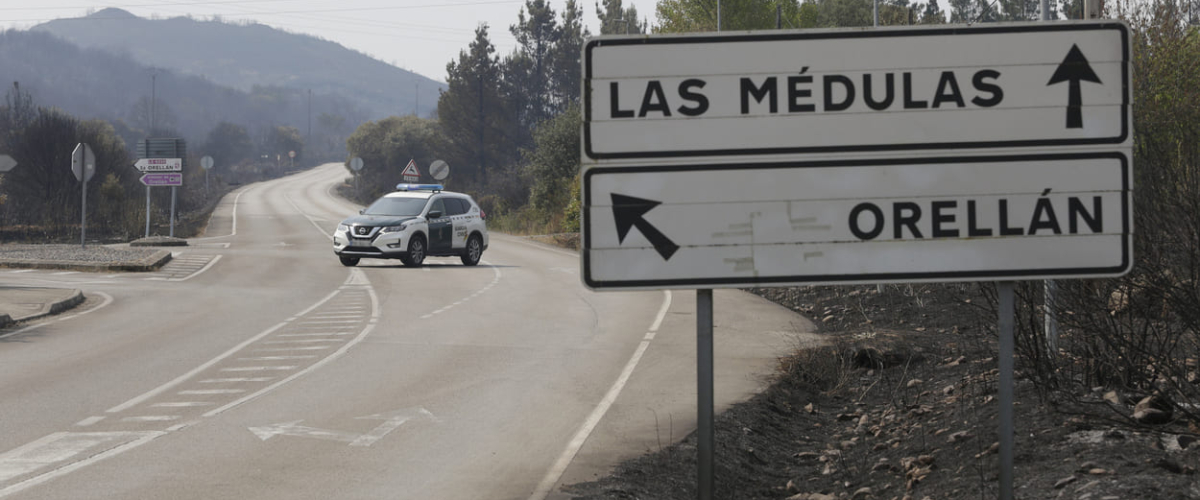 Estas son las diez carreteras que se mantienen cortadas por los incendios forestales