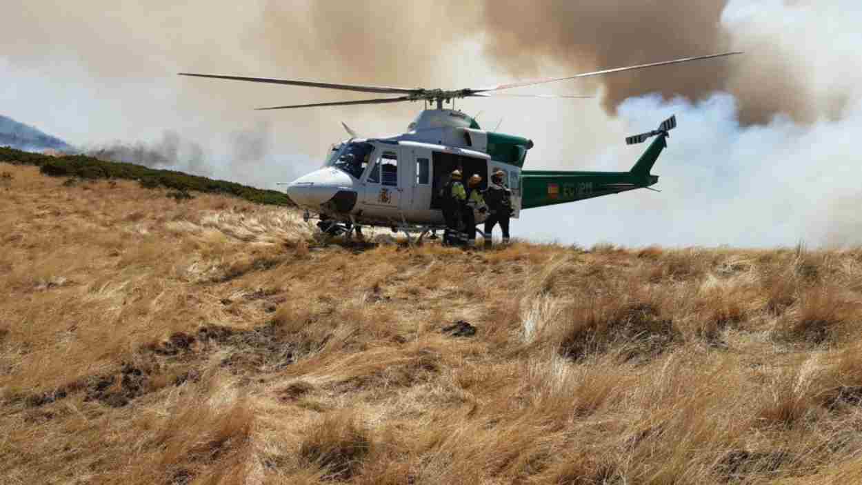 Efectivos del Infocam en el incendio de Degaña (Asturias). Plan Infocam.