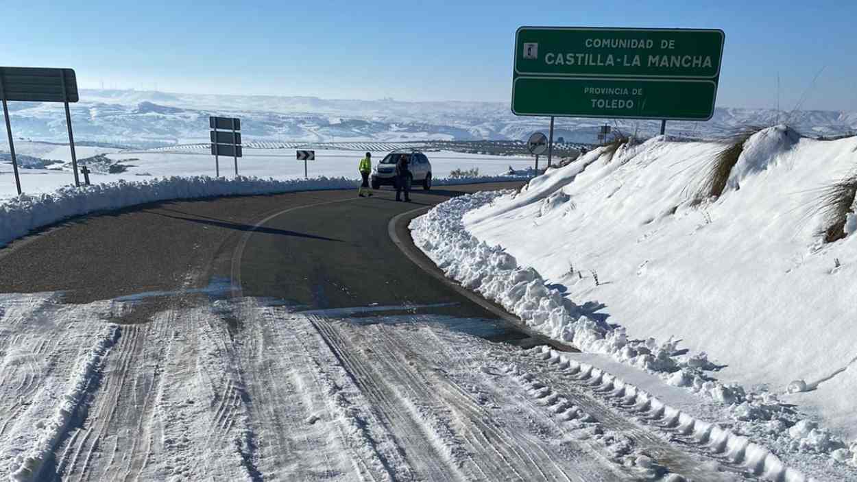 La carretera CM 322, que conecta Villarrubia de Santiago (Toledo) con Colmenar de Oreja (Madrid) (2)