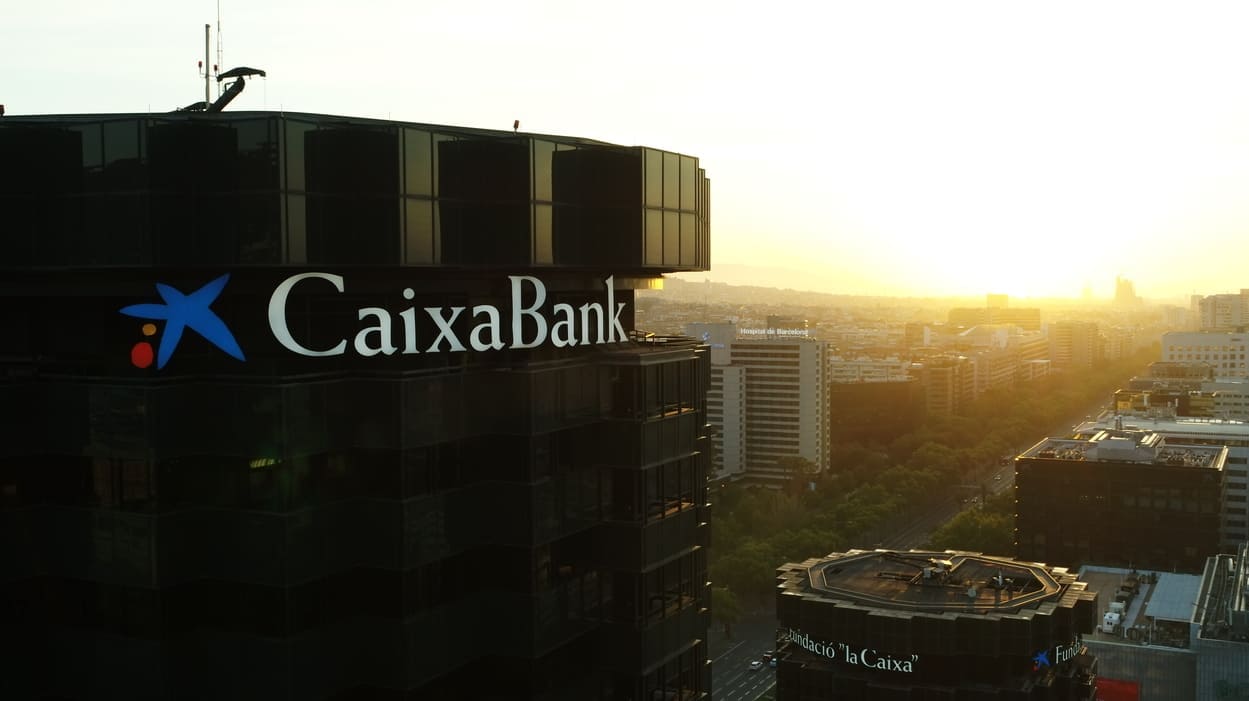 Exterior del edificio corporativo de Caixabank en Barcelona. Caixabank 