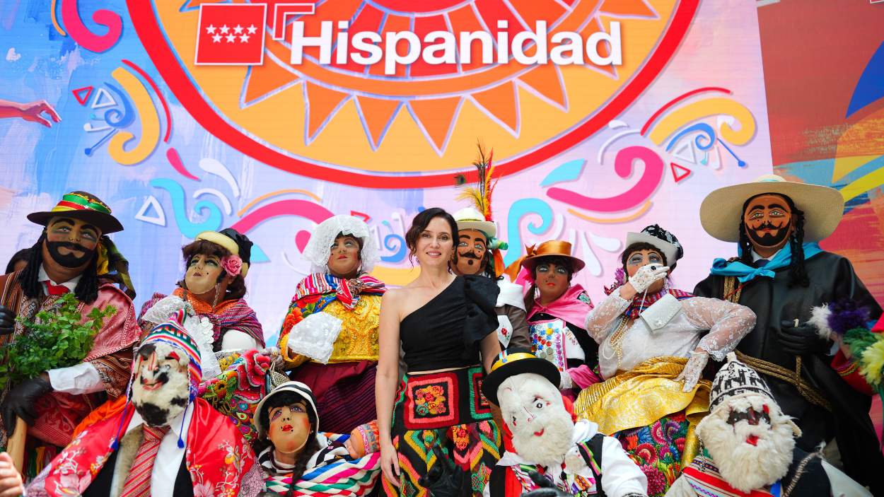 La presidenta de la Comunidad de Madrid, Isabel Díaz Ayuso, durante el acto de presentación del programa para el Día de la Hispanidad 2025. Comunidad de Madrid