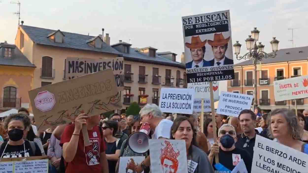 Manifestación en Ponferrada por la gestión de los incendios