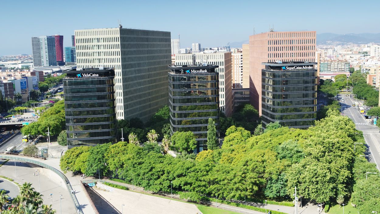 Exterior Edificios corporativos VidaCaixa y MicroBank Barcelona