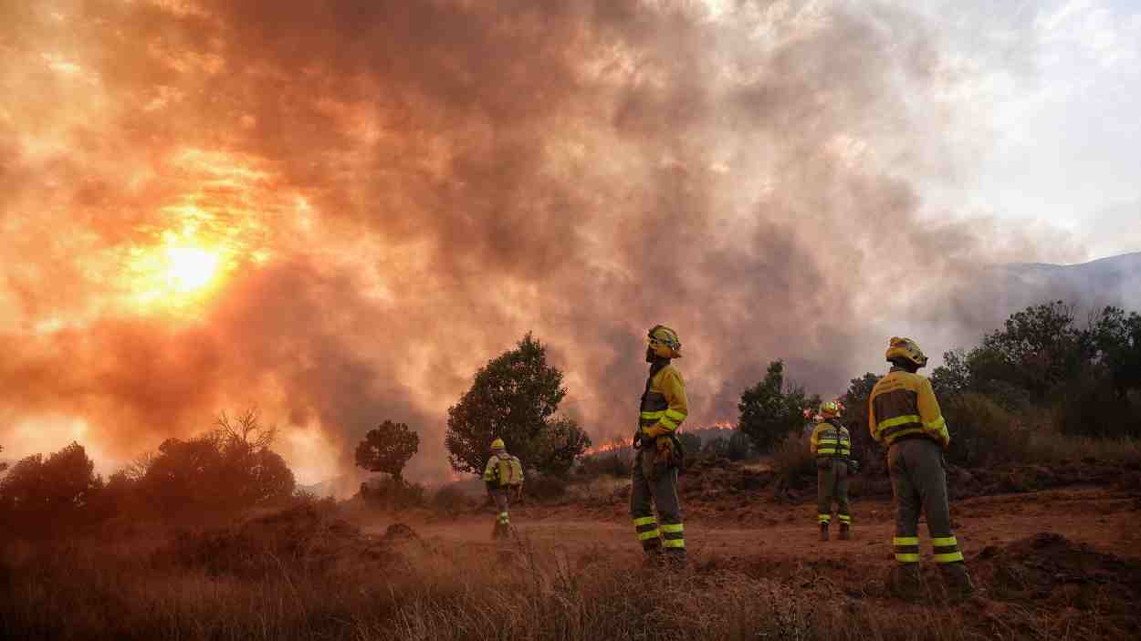 Bomberos en Anllarinos del Sil. EP