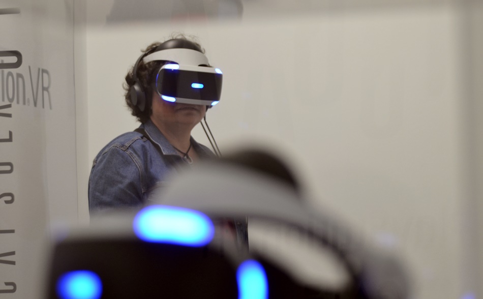 Hasta finales de año esta VR Gate permanecerá a disposición de quienes quieran probar la realidad virtual de Sony. (Foto: T.R.)