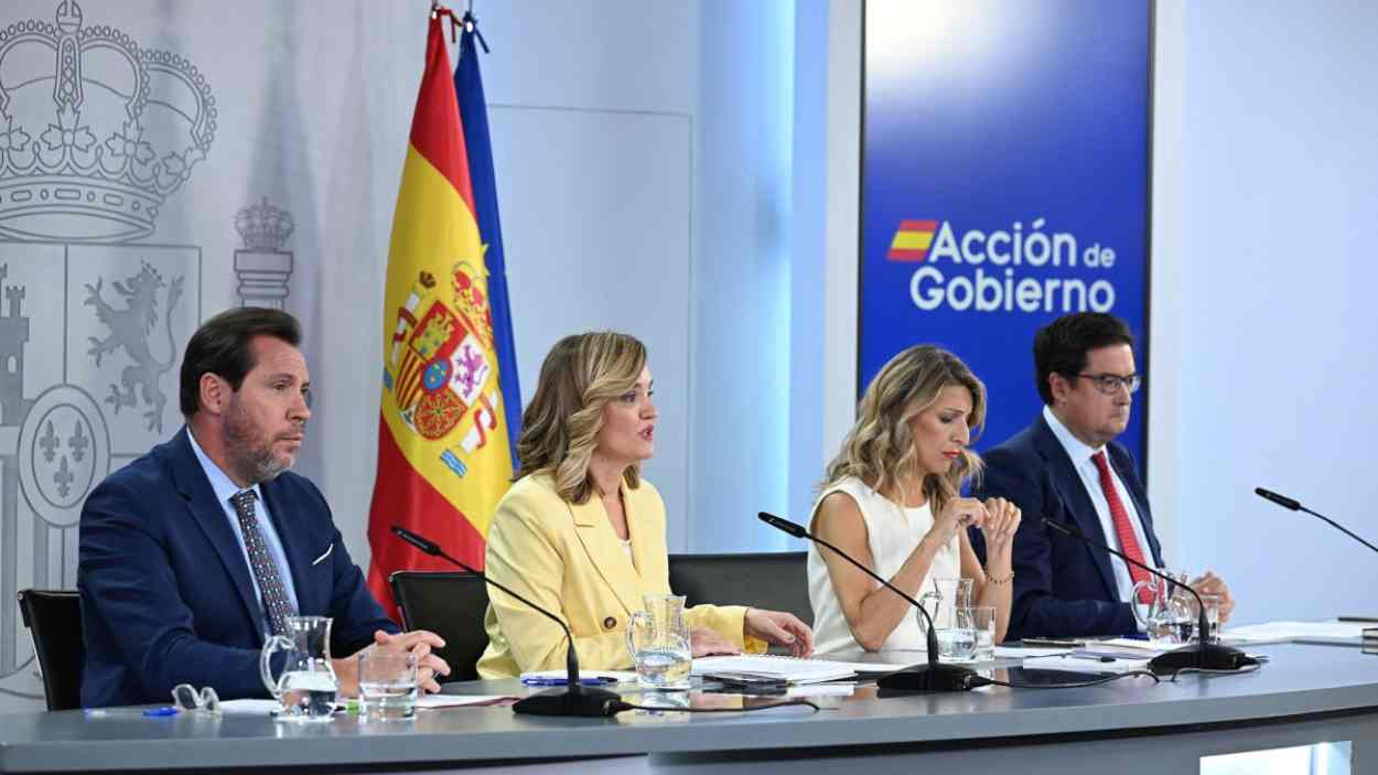 Pilar Alegría encabeza la rueda de prensa posterior a un Consejo de Ministros. Moncloa