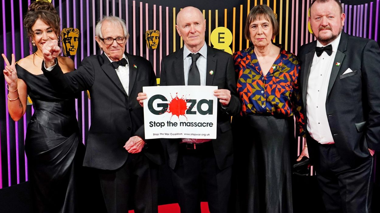 Ken Loach, Paul Laverty, Rebecca O'Brien y otros invitados en los BAFTA. EP