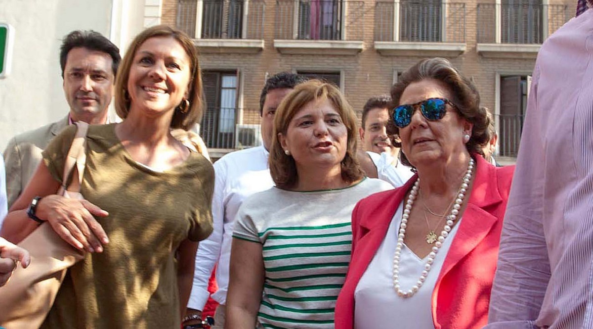María Dolores de Cospedal junto a Rita Barberá. Fuente: Archivo