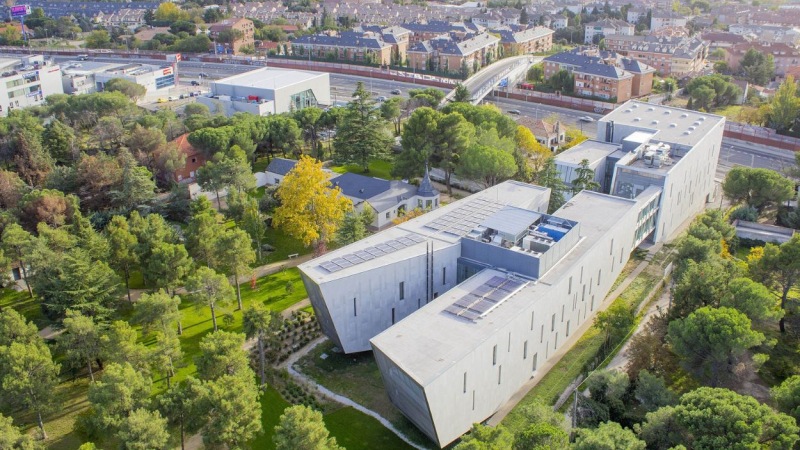 Universidad online Udima Instalaciones Collado Villalba - Wikimedia Commons Universidad online Udima Instalaciones Collado Villalba - Wikimedia Commons