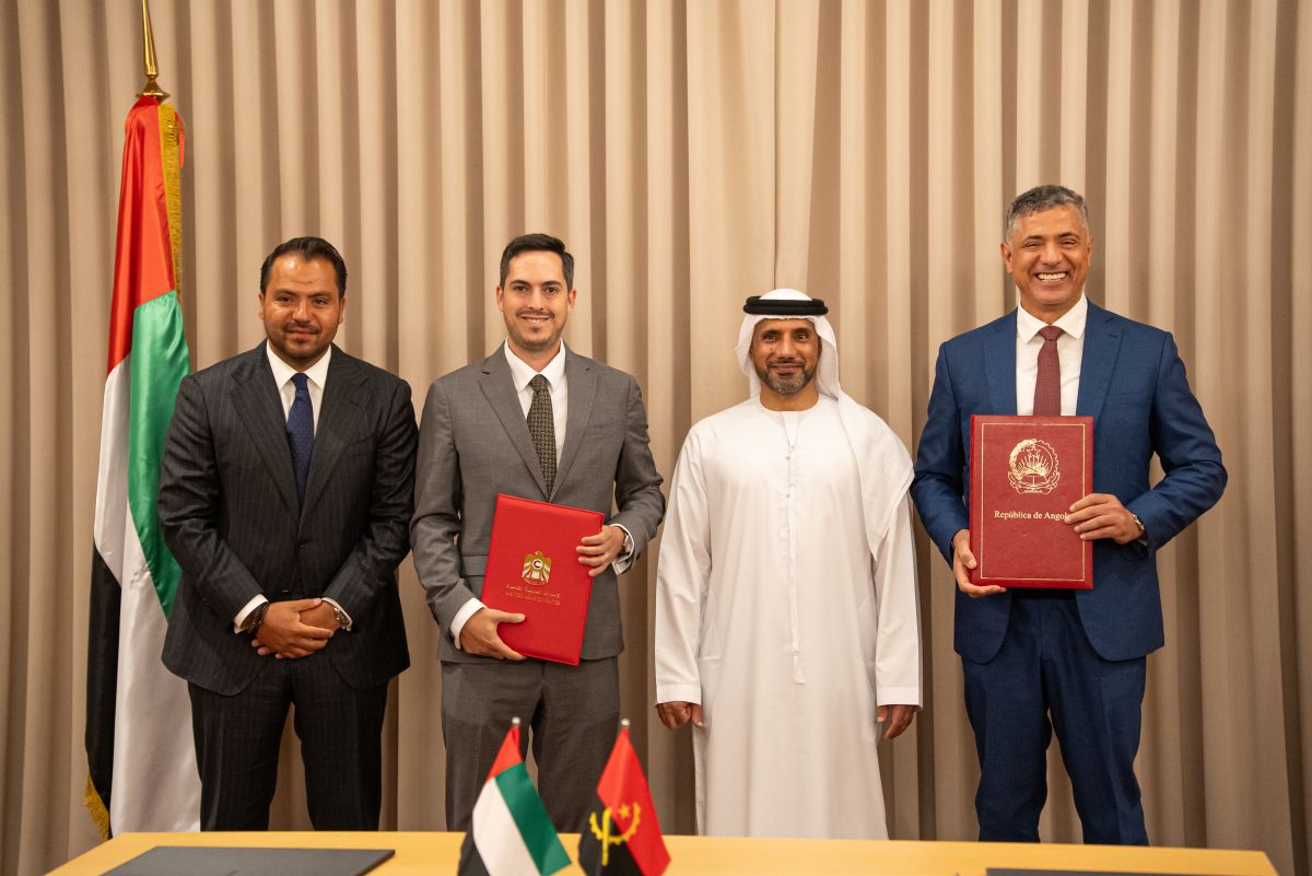  Emiliano Agustín Espinoza Labbé, chief Africa, Middle East&Asia de Cox; Ignacio Carreras, head of PtX de AMEA Power; Su Excelencia Salem Ali Khamis Obaid Al Shamsi, embajador de los Emiratos Árabes Unidos en Angola, y João Baptista Borges, ministro de Energía y Agua de Angola.