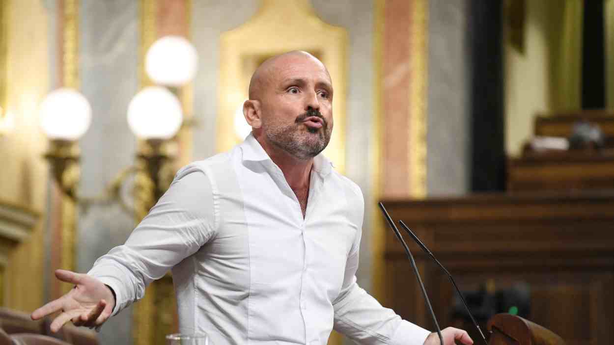 Jaime de los Santos carga contra Santaolalla. EP
