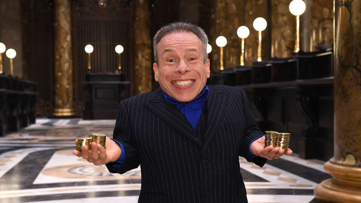 Warwick Davis fue el Profesor Flitwick en las películas de Harry Potter y también en la serie. EP
