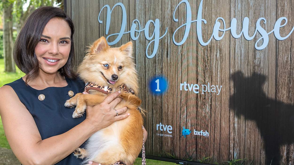 Chenoa y su perrita Cleo en 'Dog House' (RTVE)