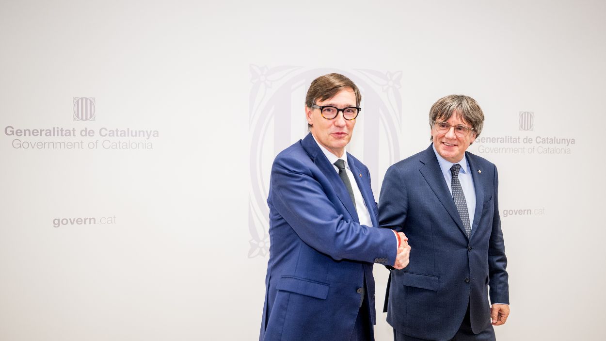 El president de la Generalitat de Catalunya, Salvador Illa, reunido con Carles Puigdemont en Bruselas. EP.