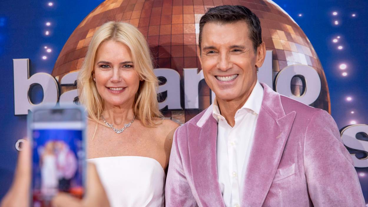 Jesús Vázquez y Valeria Mazza en la presentación de 'Bailando con las estrellas' (Telecinco) en el FesTVal de Vitoria-Gasteiz