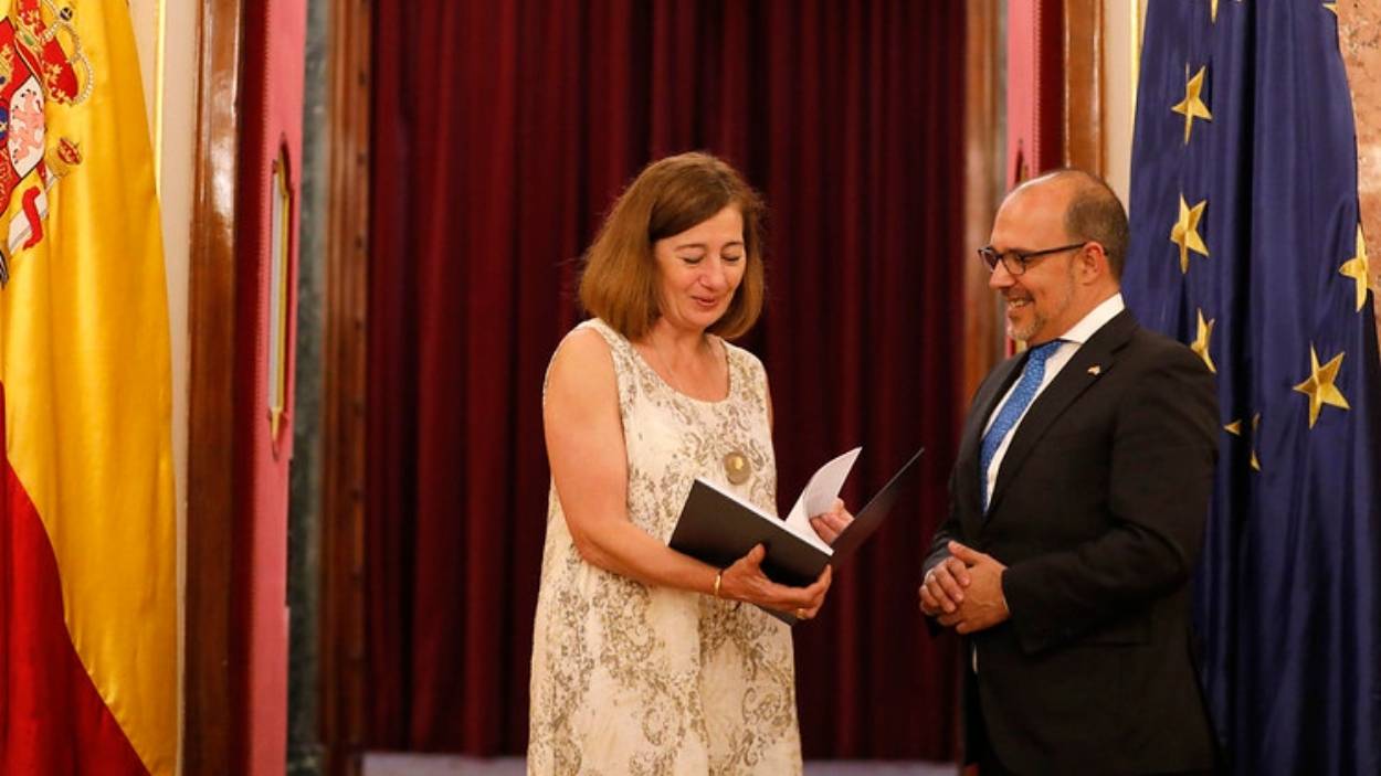 Francina Armengol, presidenta del Congreso de los Diputados, y Pablo Bellido, presidente de las Cortes de Castilla-La Mancha. Archivo EP.