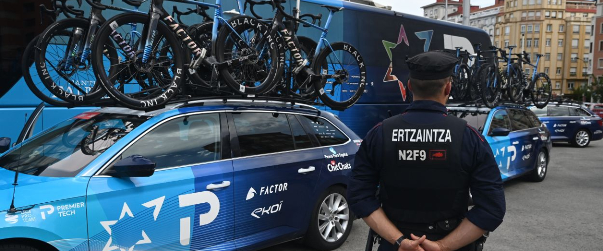La Vuelta Ciclista adelanta el final de la etapa en Bilbao ante la masiva protesta contra Israel