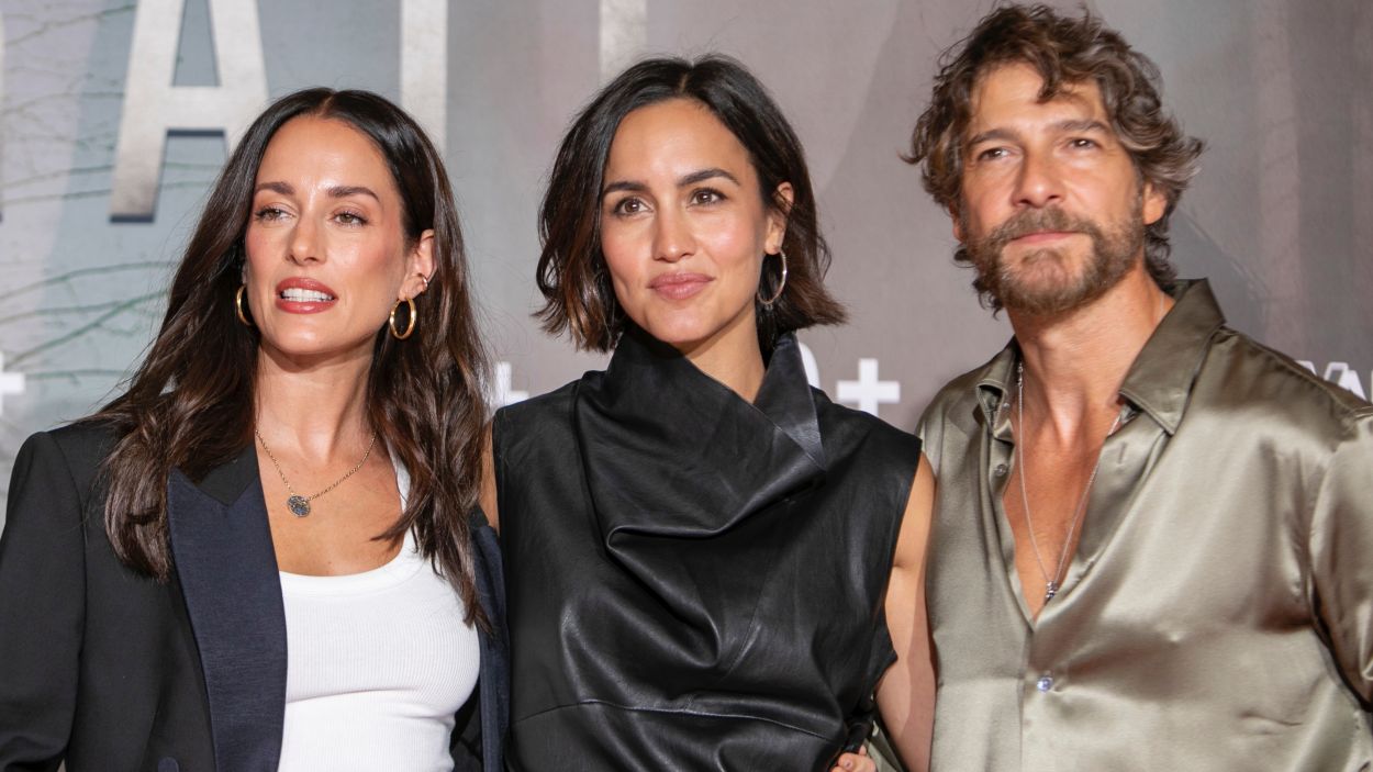 Silvia Alonso, Megan Montaner y Félix Gómez, protagonistas de 'La caza. Irati' (Movistar Plus+) en el FesTVal 2025