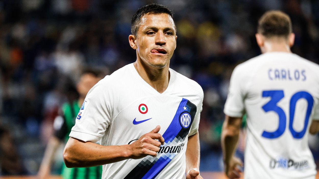 El nuevo jugador del Sevilla, Alexis Sánchez, durante un partido con el Inter de Milán. EP