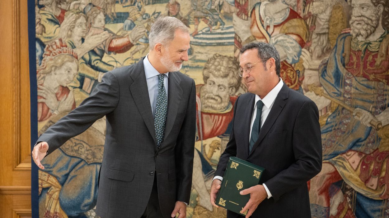 El rey Felipe VI recibe en audiencia al fiscal general del Estado, Álvaro García Ortiz. EP