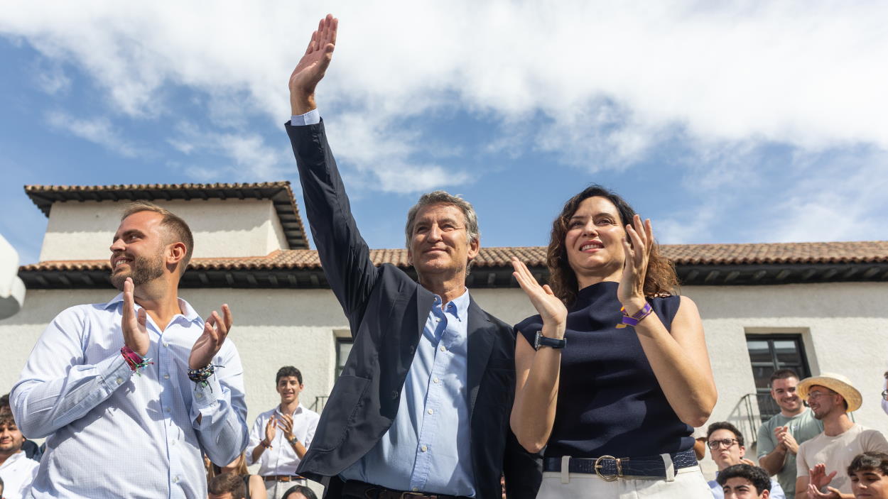 Feijóo planta al Rey para comparar a Sánchez con Franco de la mano de ayuda Ayuso. EP.