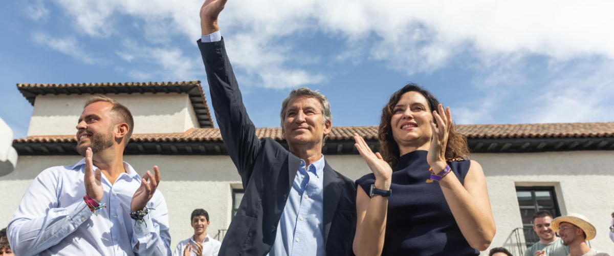 Feijóo planta al Rey para comparar a Sánchez con Franco de la mano de Ayuso