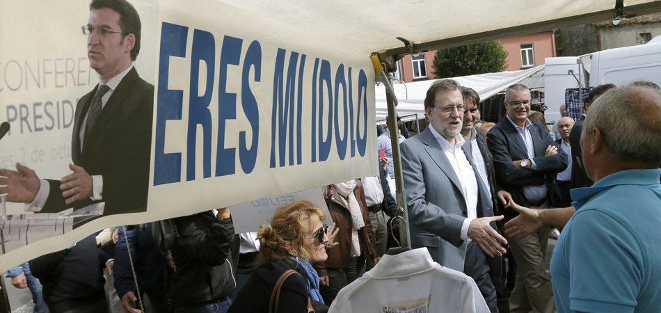 Mariano Rajoy  en Santa Comba (A Coruña) durante un acto de campaña