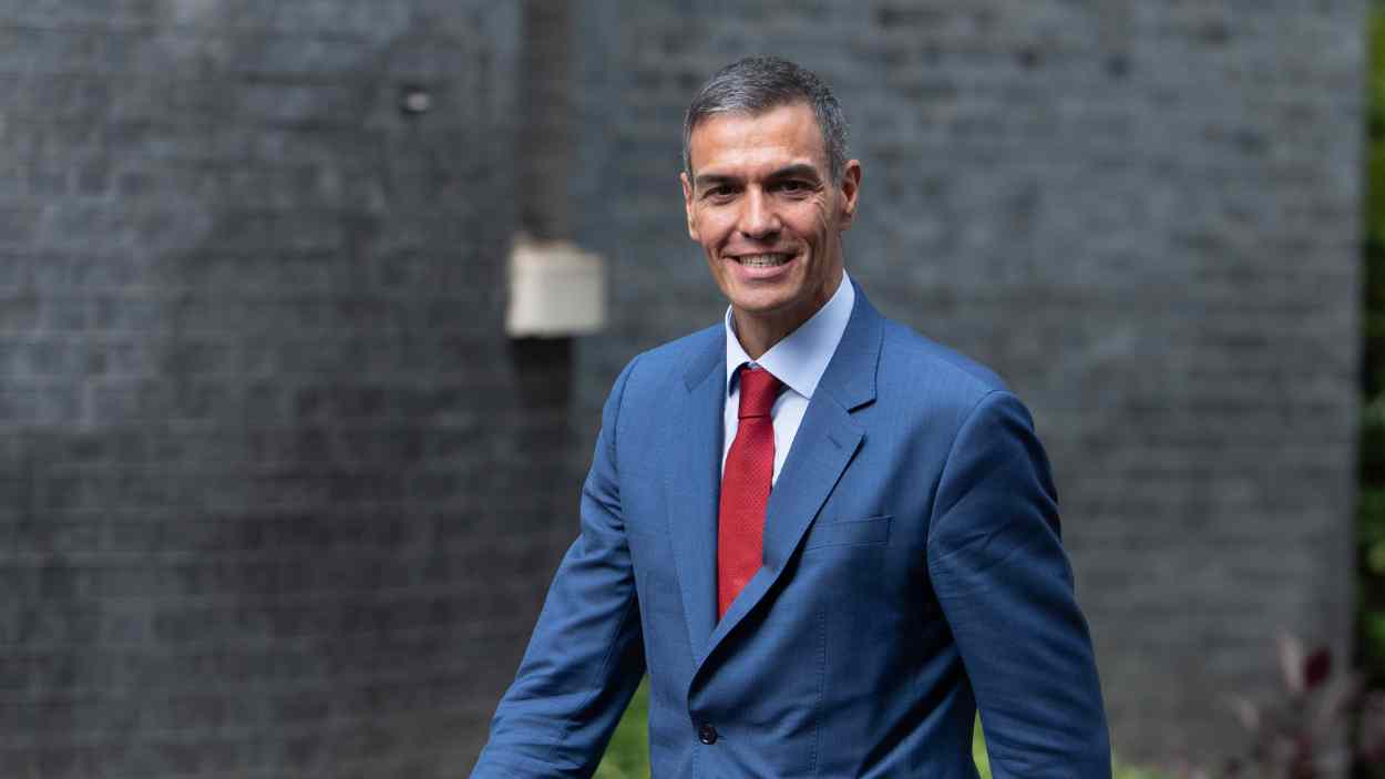 Sánchez concede un millón de becas para estudiantes. EP