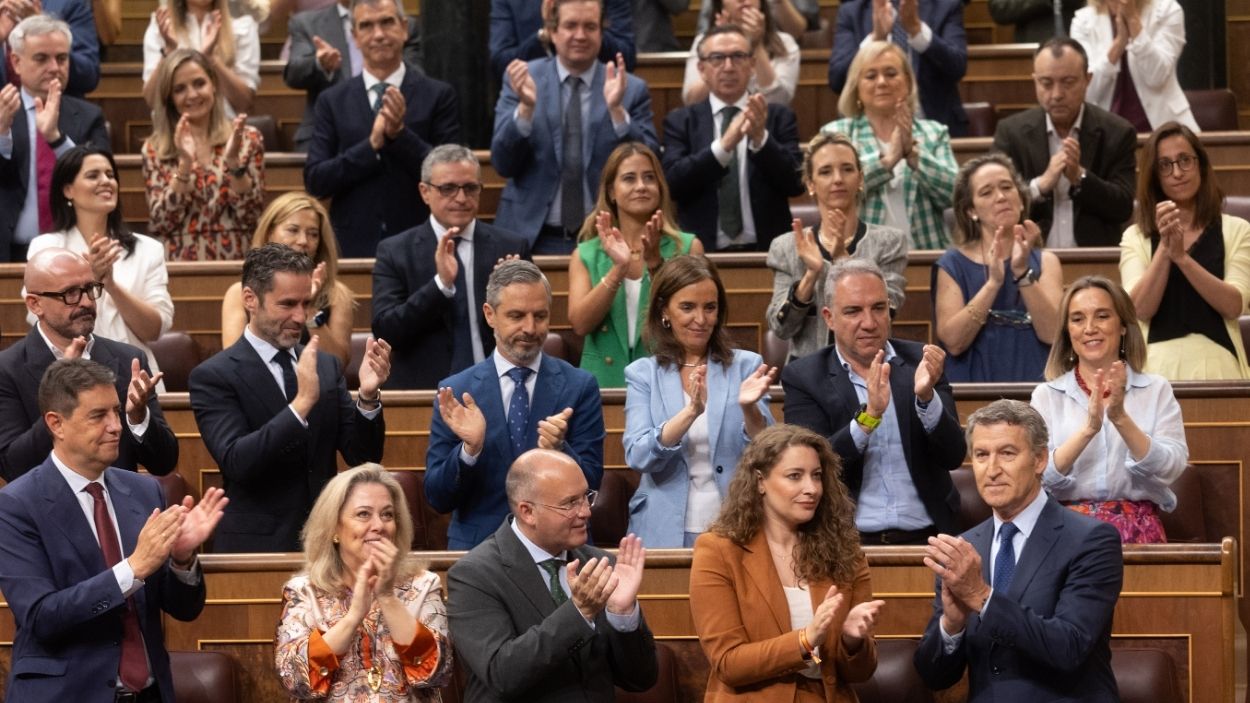 Miguel Tellado, Ester Muñoz y Alberto Núñez Feijóo, durante un pleno extraordinario. EP.