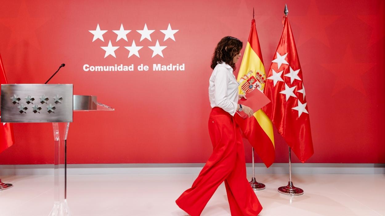 La presidenta de la Comunidad de Madrid, Isabel Díaz Ayuso, a su salida de una comparecencia en la Real Casa de Correos. EP.