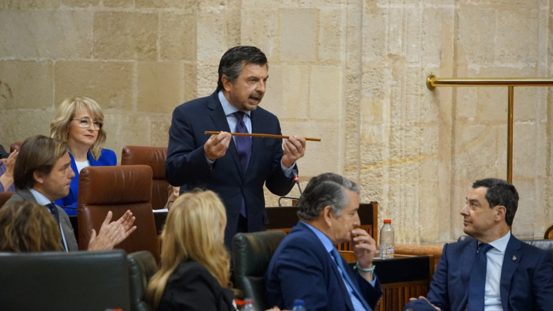 EuropaPress 6672553 portavoz grupo popular toni martin vara medir manos pregunta pleno EuropaPress 6672553 portavoz grupo popular toni martin vara medir manos pregunta pleno
