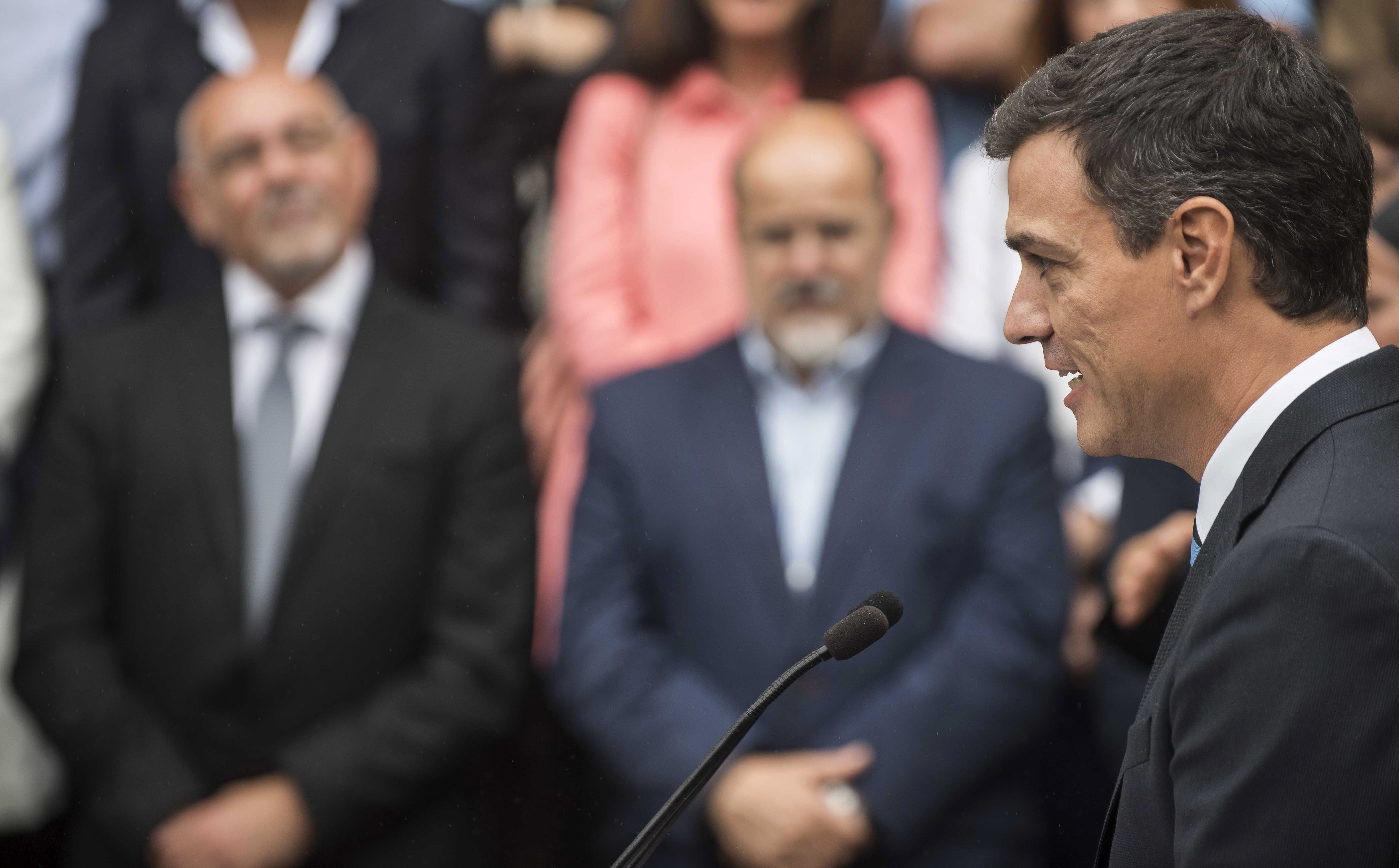 El secretario general del PSOE, Pedro Sánchez, durante un acto de campaña celebrado por los socialistas vasco hoy en Gernika para apoyar la candidatura a lehendakari de Idoia Mendia. 