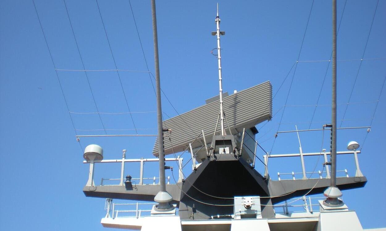 La Marina India recibe su primer radar Lanza-N 3D de la mano de Indra y Tata. INDRA