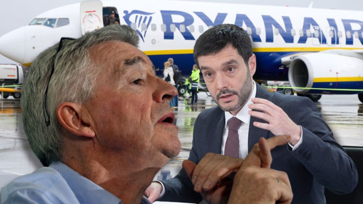 Michael O´Leary, el ministro Pablo Bustinduy y un avión de Ryanair