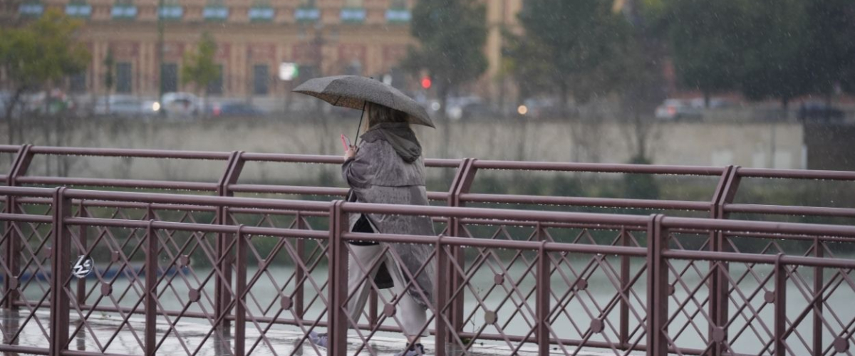 La AEMET activa avisos por lluvias y tormentas en varias regiones de España este sábado