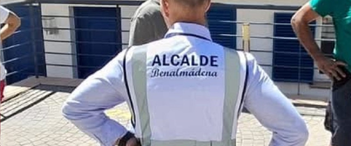 El alcalde “caprichoso” y su nueva ocurrencia: chalecos de emergencias con su nombre