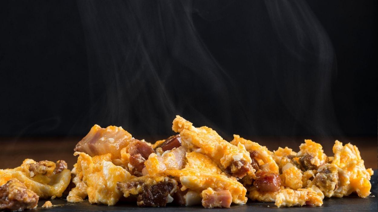 Duelos y quebrantos: huevos revueltos con chorizo y tocino, inmortalizados por Cervantes en El Quijote