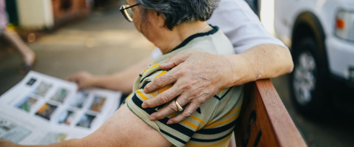 ¿Quién cuida al cuidador? Los otros pacientes invisibles en las familias que sufren el Alzheimer