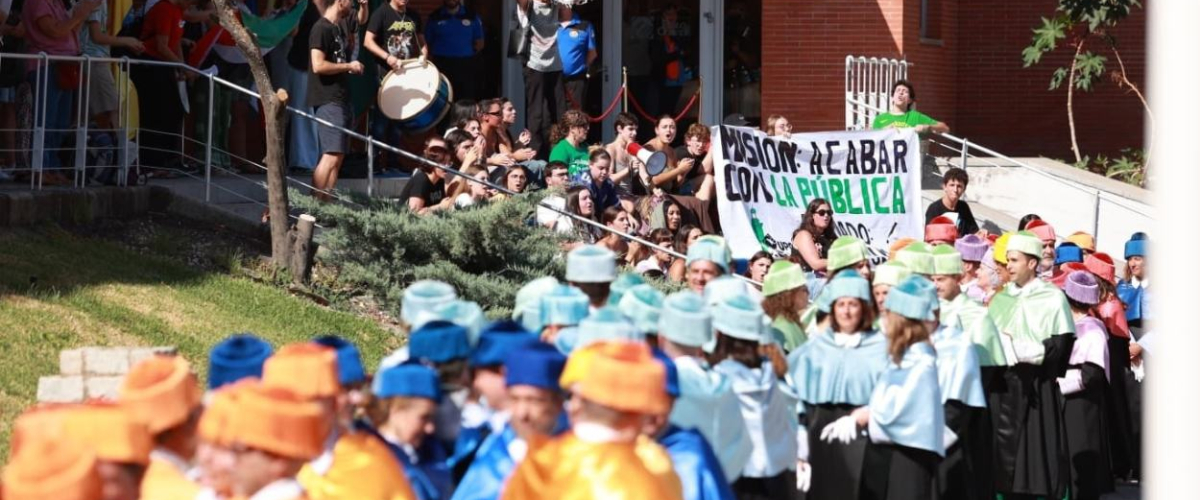 Moreno Bonilla inaugura el curso político universitario "por la puerta de atrás" para evitar una sentada estudiantil contra la privatización